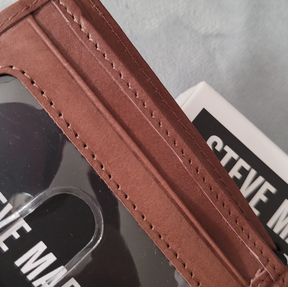 Genuine Leather Wallet & Key Fob Set- Steve Madden - Picture 12 of 16